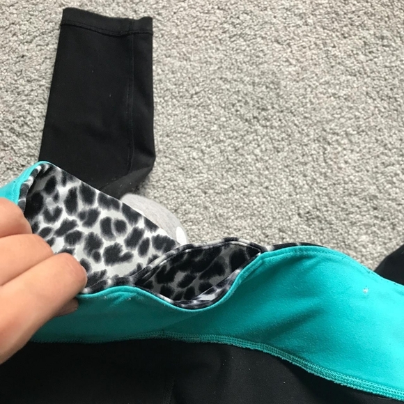 Victoria Secrets Yoga Pants / PINK / Leggings Size XS - Picture 3 of 3